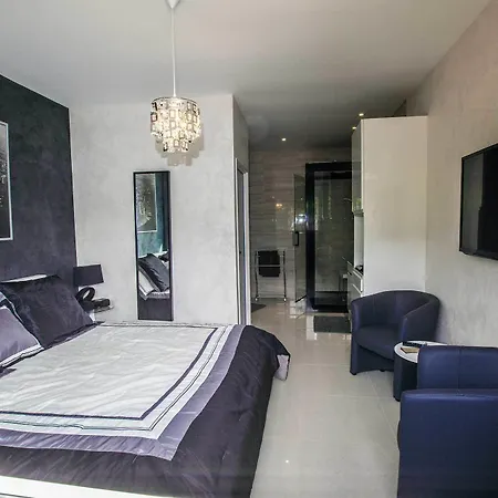 Château De Valloubière-gite Casa vacanze *