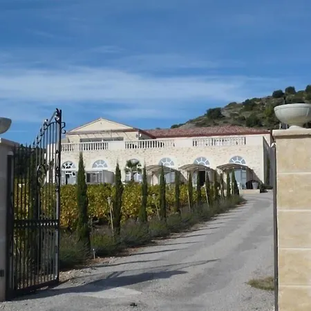 Chateau De Valloubiere-gite *